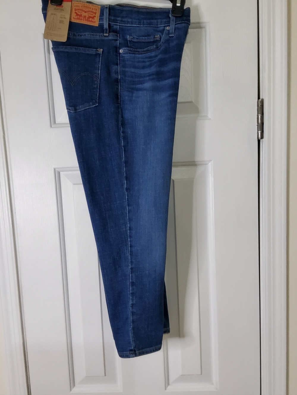Levi's Womens 311 Shaping Capri Demin Jeans Medium Wash Size 28 - Picture 9 of 12